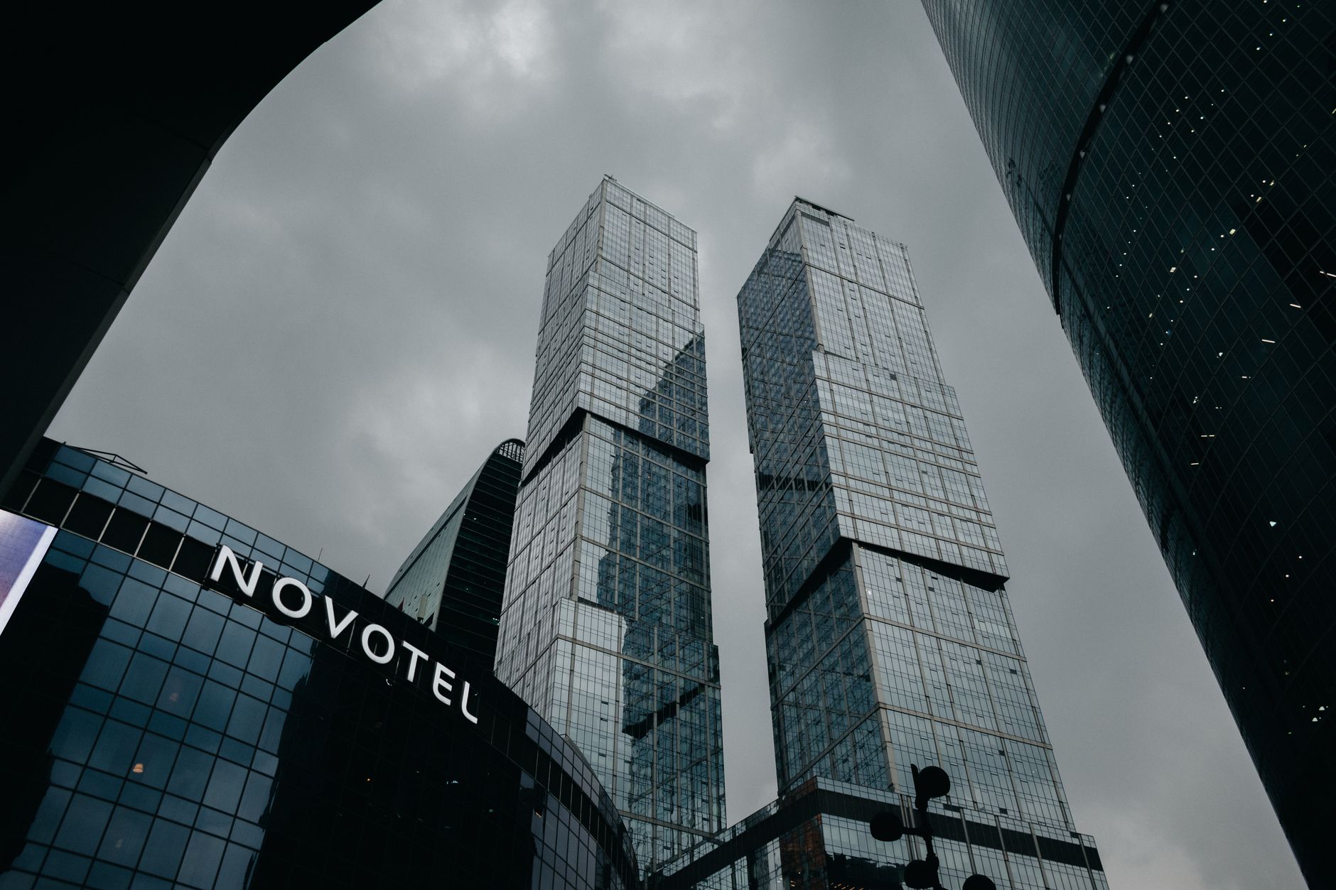 International broker facilitating acquisition of commercial real estate assets across borders.