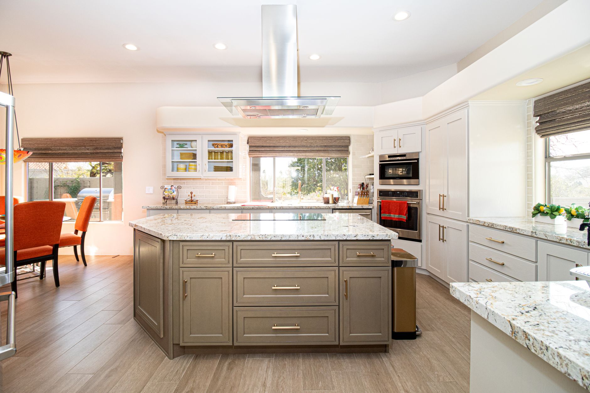 Hire top interior experts for smart kitchen renovations, installing high‑tech appliances and sleek cabinets.